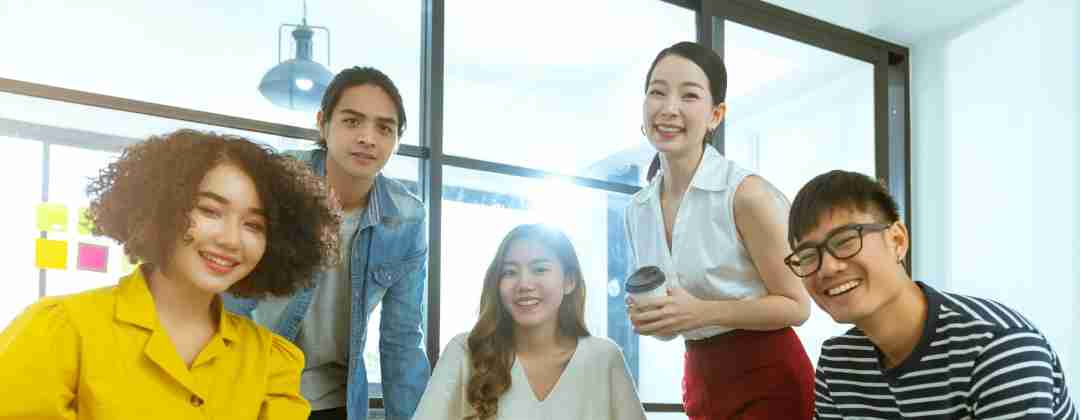 与全球最佳雇主  彩霸王光电<br>
一起探索未来职涯可能